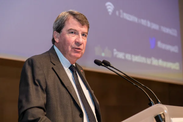 OF-LesdbatsFinanceImpact-27.jpg