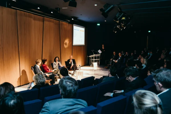 OF%2520-%2520Les%2520rencontres%2520du%2520Financement%2520de%2520lEconomie-621.jpg